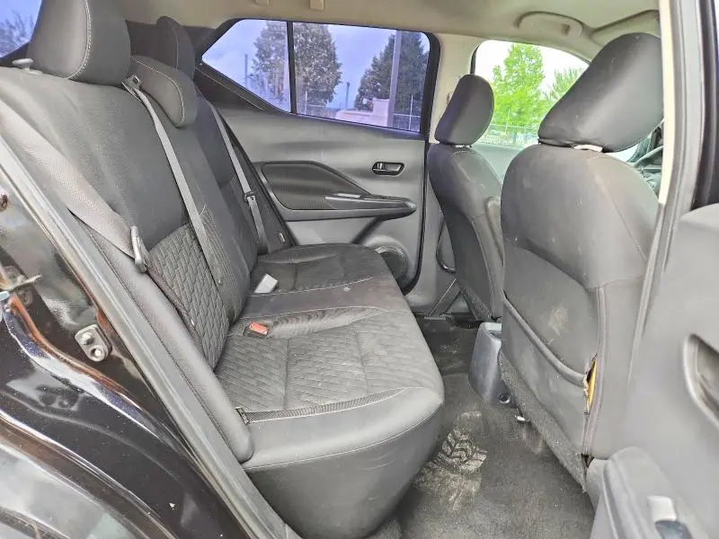 2021 NISSAN KICKS S  