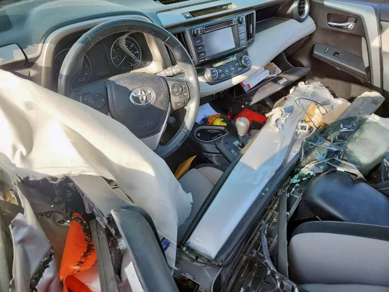 2017 TOYOTA RAV4 XLE  