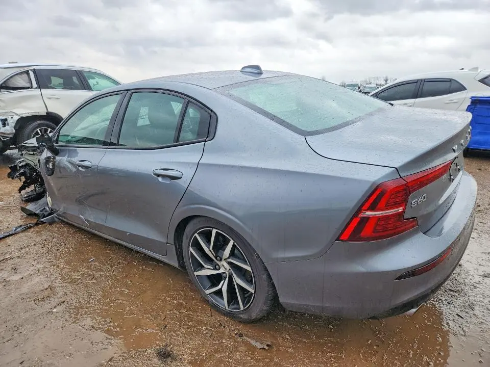 2020 VOLVO S60 T5 MOMENTUM  