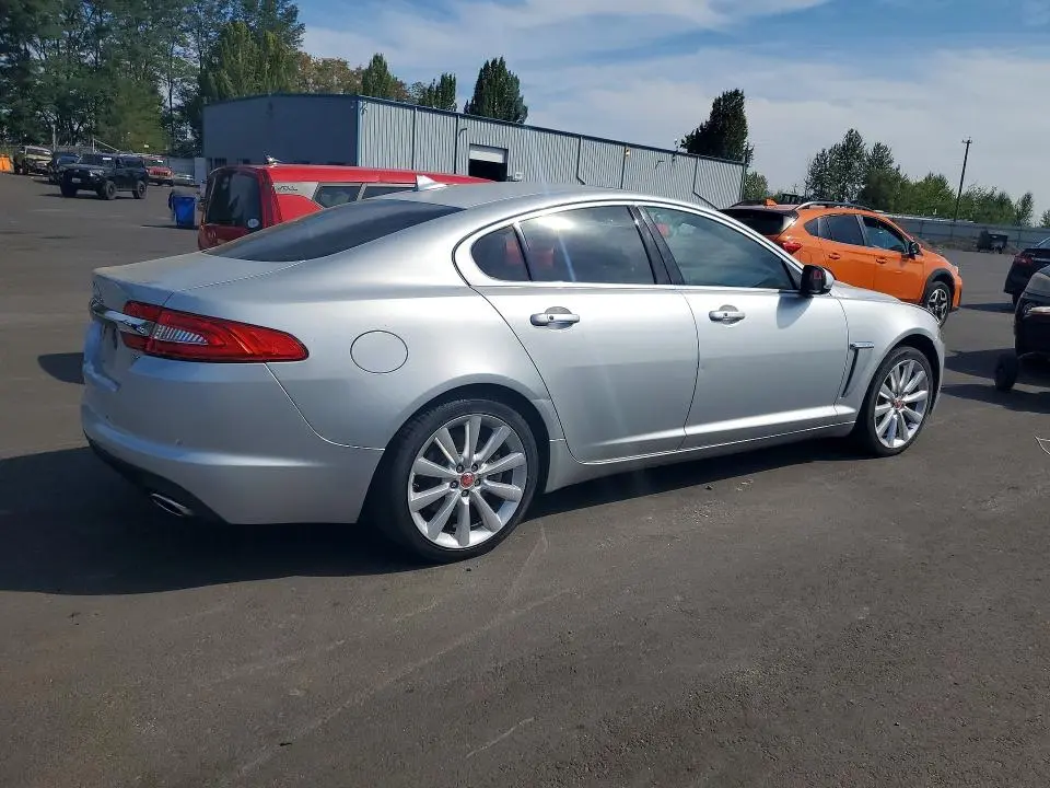 2014 JAGUAR XF   