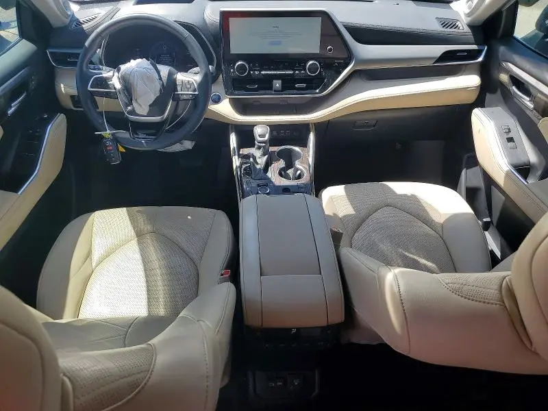 2024 TOYOTA HIGHLANDER PLATINUM  