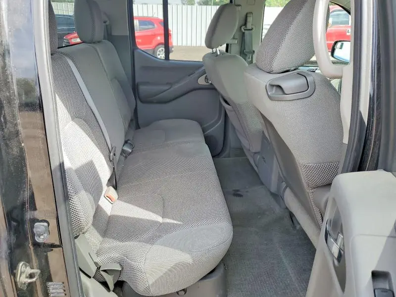 2010 NISSAN FRONTIER SE V6  