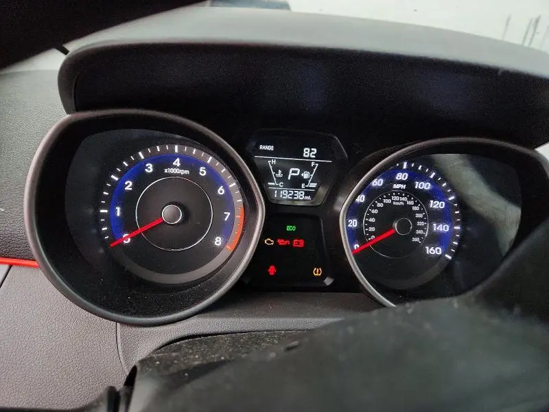 2014 HYUNDAI ELANTRA SE  