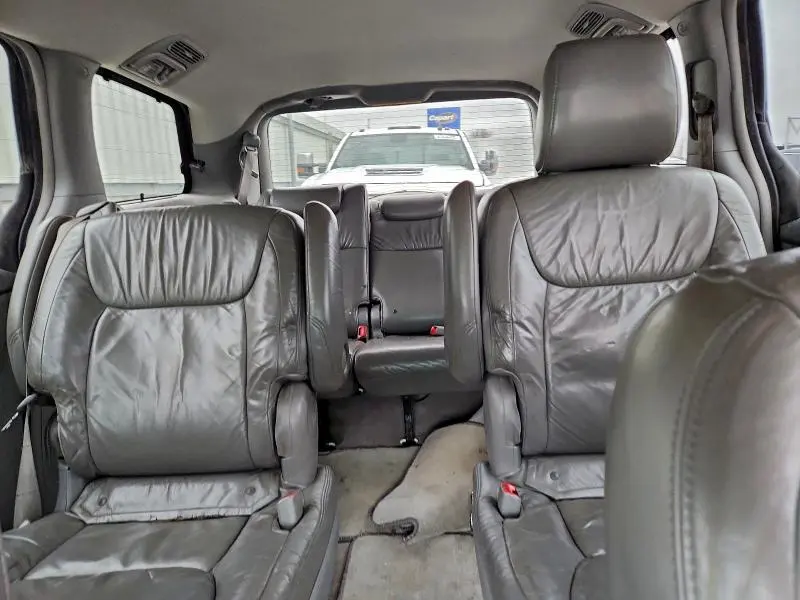 2010 TOYOTA SIENNA XLE  