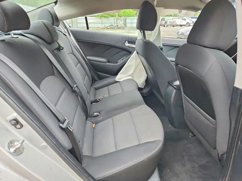2017 KIA FORTE LX  