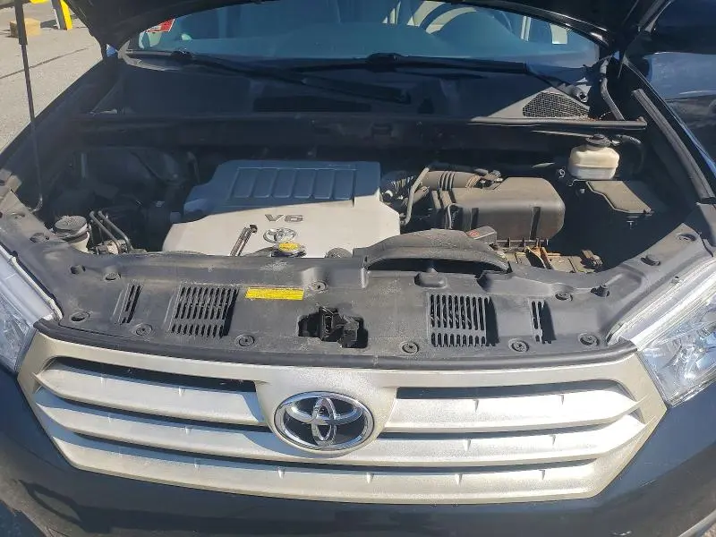 2011 TOYOTA HIGHLANDER BASE  
