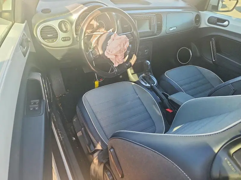 2016 VOLKSWAGEN BEETLE S  