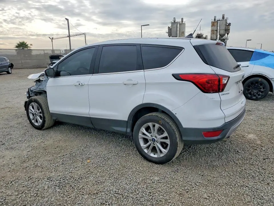 2019 FORD ESCAPE SE  