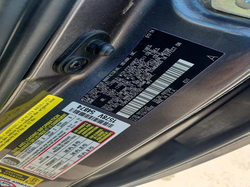 2014 TOYOTA SIENNA LE 8-PASSENGER  