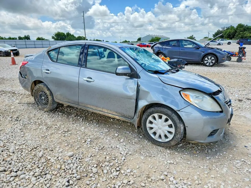 2014 NISSAN VERSA   