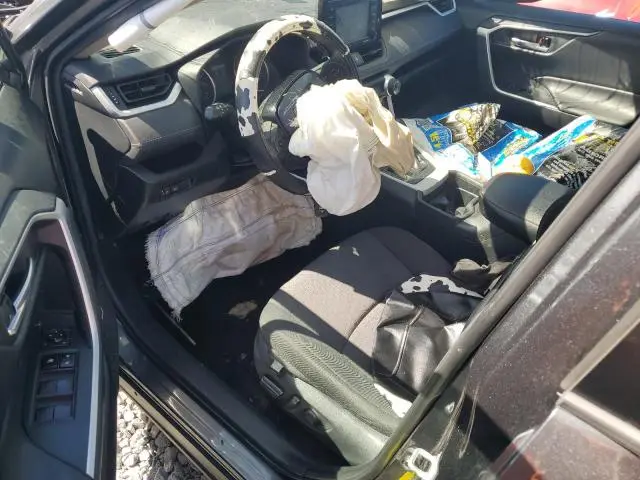 2021 TOYOTA RAV4 XLE  