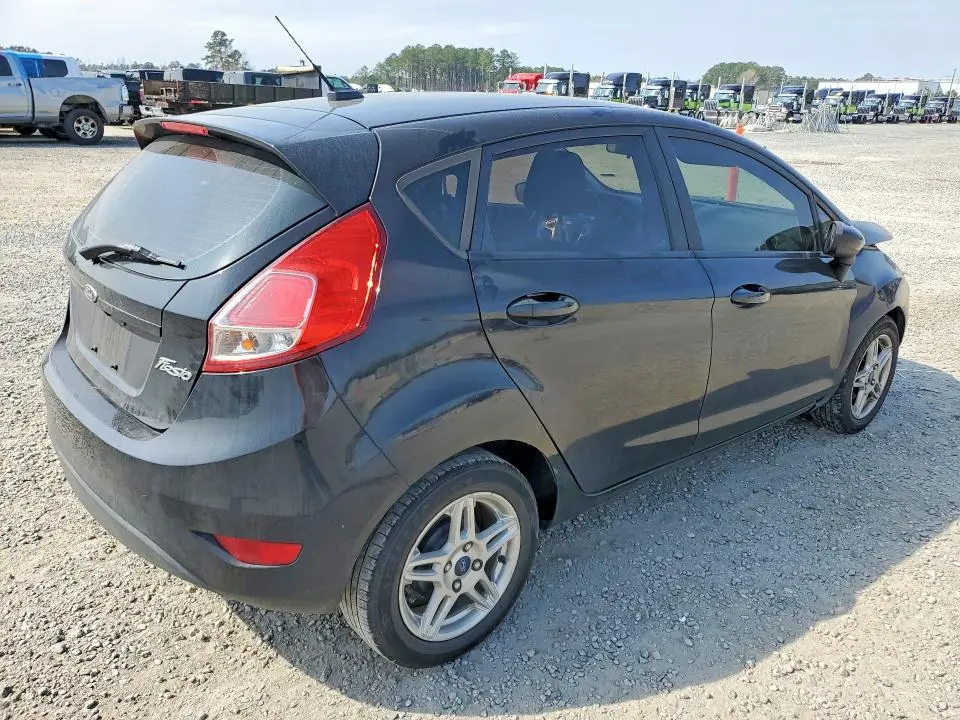2018 FORD FIESTA SE  