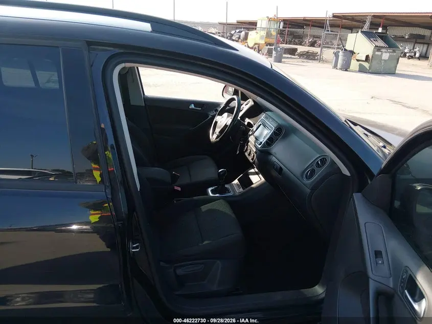 2015 VOLKSWAGEN TIGUAN S
