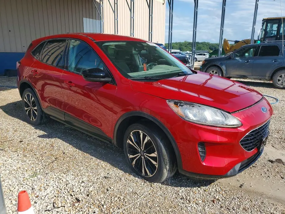 2021 FORD ESCAPE SE  