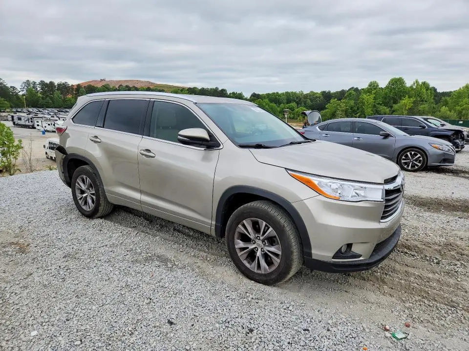 2015 TOYOTA HIGHLANDER XLE  