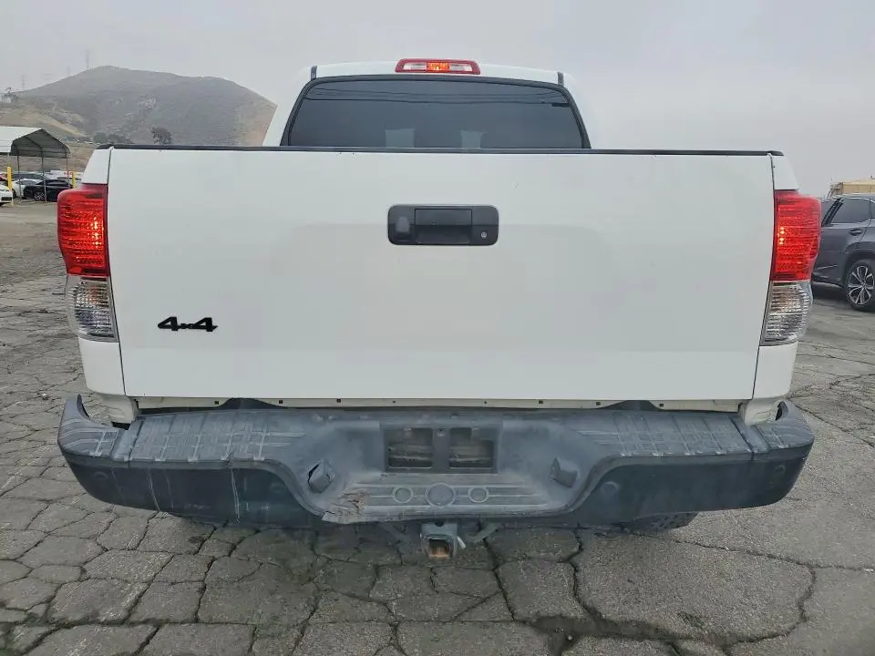 2013 TOYOTA TUNDRA CREWMAX SR5  
