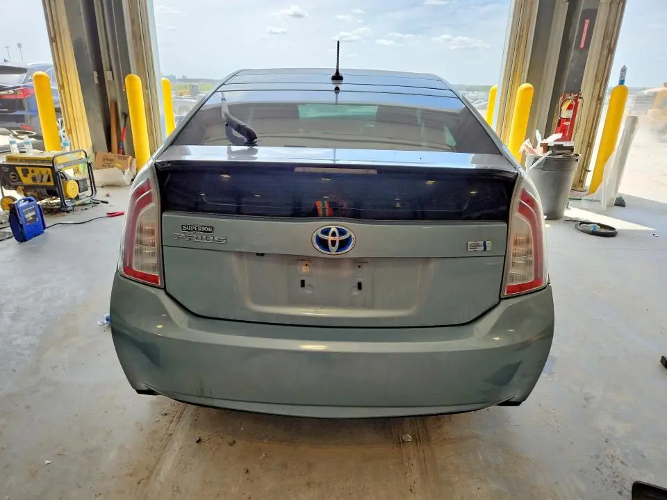 2014 TOYOTA PRIUS THREE  