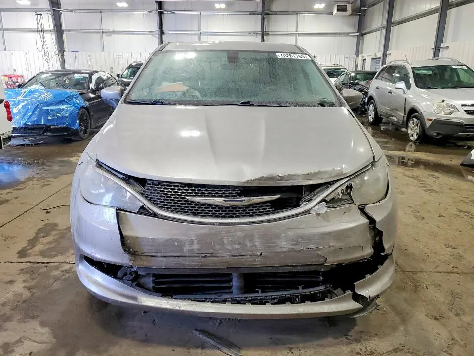 2017 CHRYSLER PACIFICA LX  