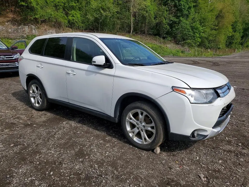 2015 MITSUBISHI OUTLANDER SE  
