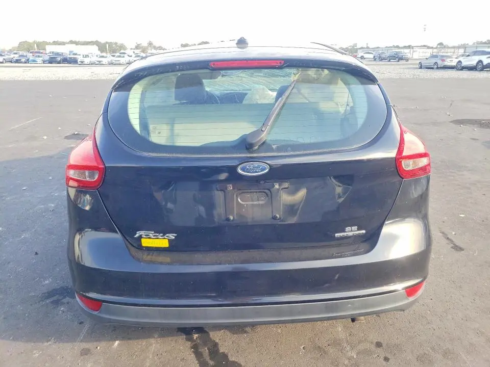2016 FORD FOCUS SE  