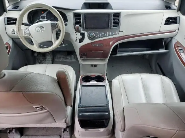 2012 TOYOTA SIENNA XLE  