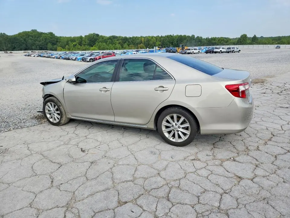 2013 TOYOTA CAMRY XLE  
