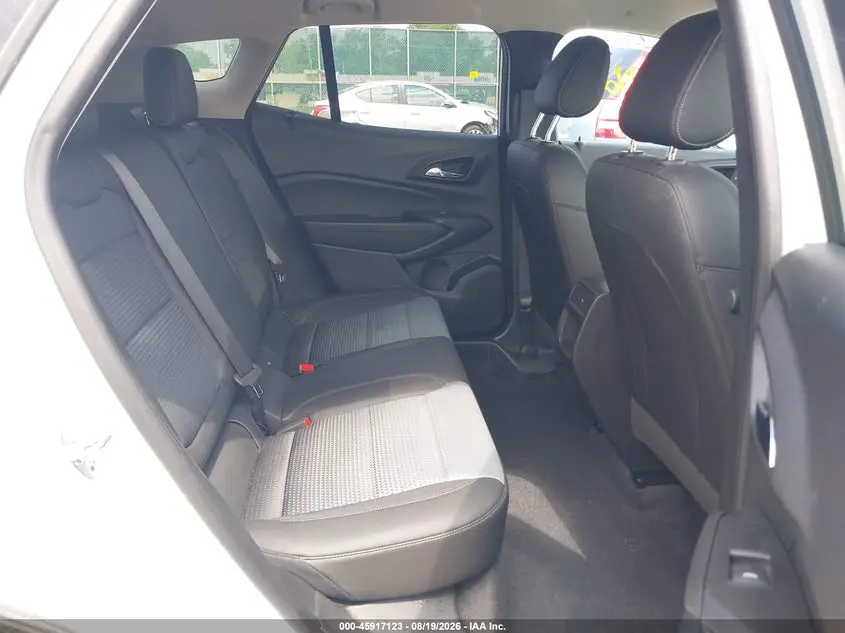 2025 CHEVROLET TRAX FWD LT