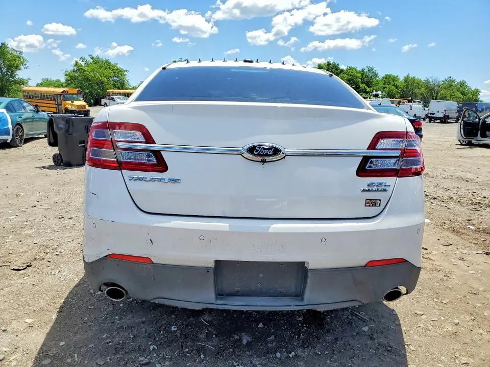 2015 FORD TAURUS SEL  