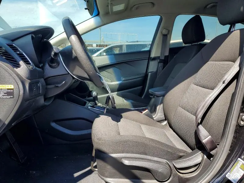 2017 KIA FORTE LX  