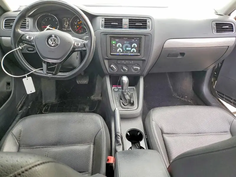 2017 VOLKSWAGEN JETTA SE  