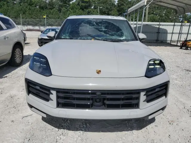 2024 PORSCHE CAYENNE   
