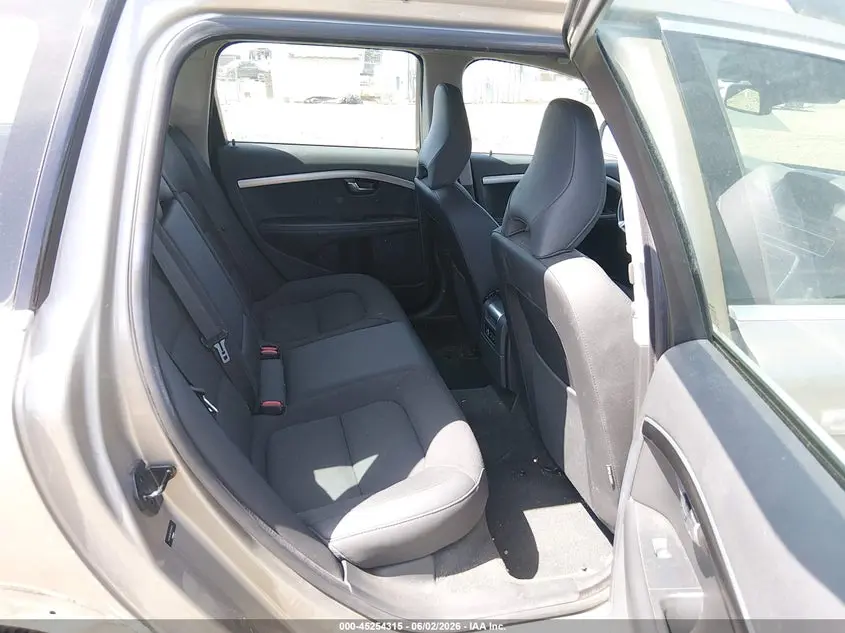 2012 VOLVO XC70 3.2/3.2 PLATINUM/3.2 PREMIER/3.2 PREMIER PLUS