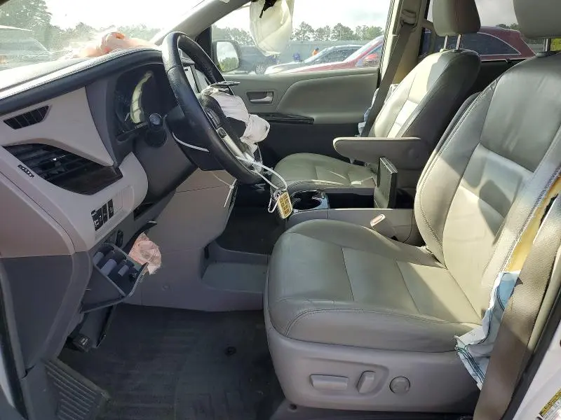 2015 TOYOTA SIENNA XLE PREMIUM 8-PASSENGER  