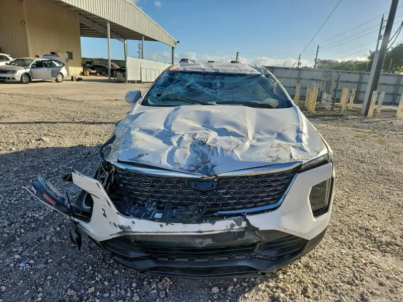 2024 CADILLAC XT4 LUXURY  