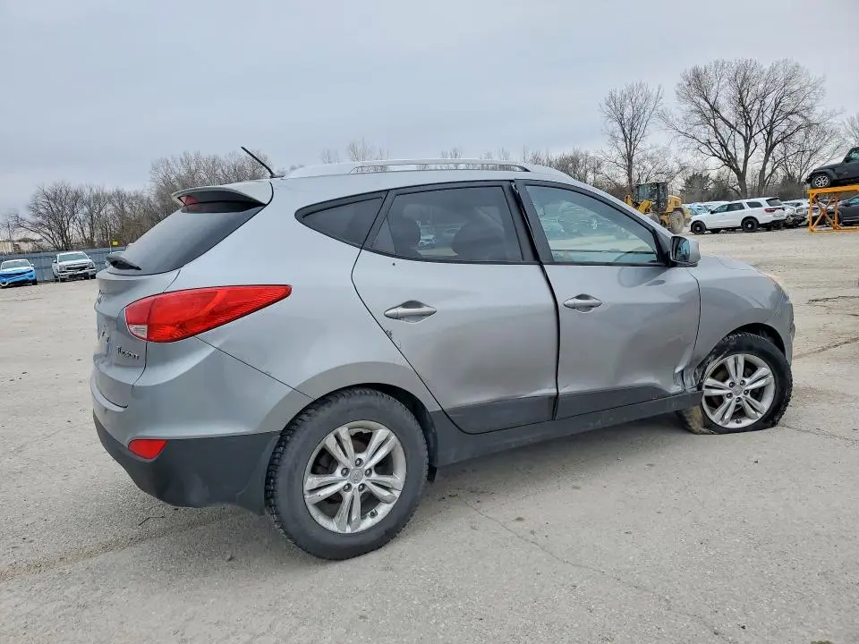 2010 HYUNDAI TUCSON GLS  