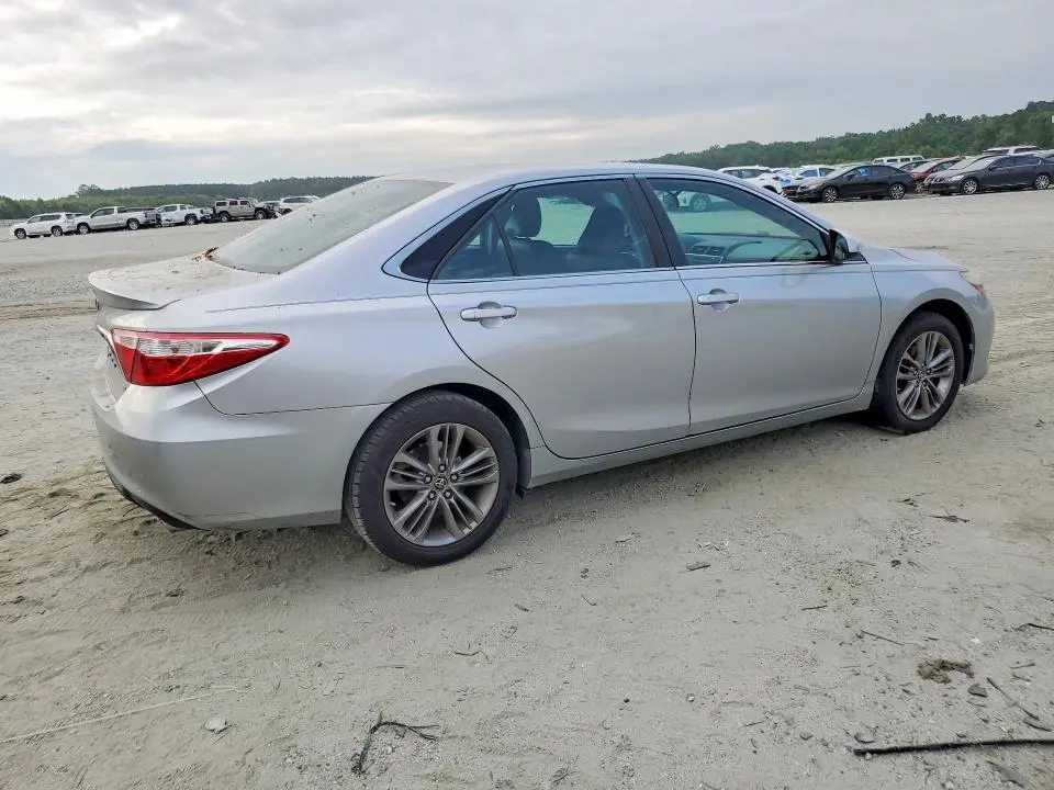 2017 TOYOTA CAMRY SE  