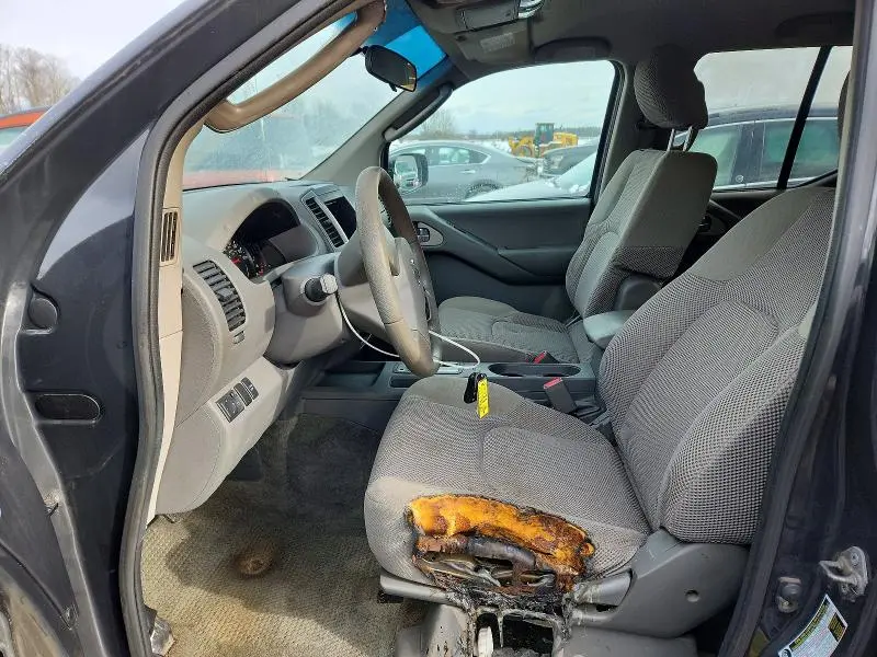 2010 NISSAN FRONTIER CREW CAB SE  