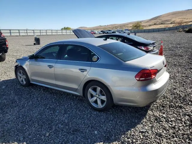 2013 VOLKSWAGEN PASSAT SE  