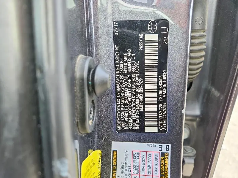 2018 TOYOTA C-HR XLE  