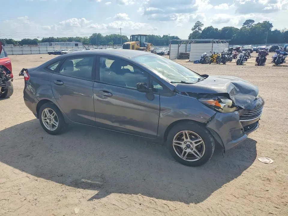 2017 FORD FIESTA SE  