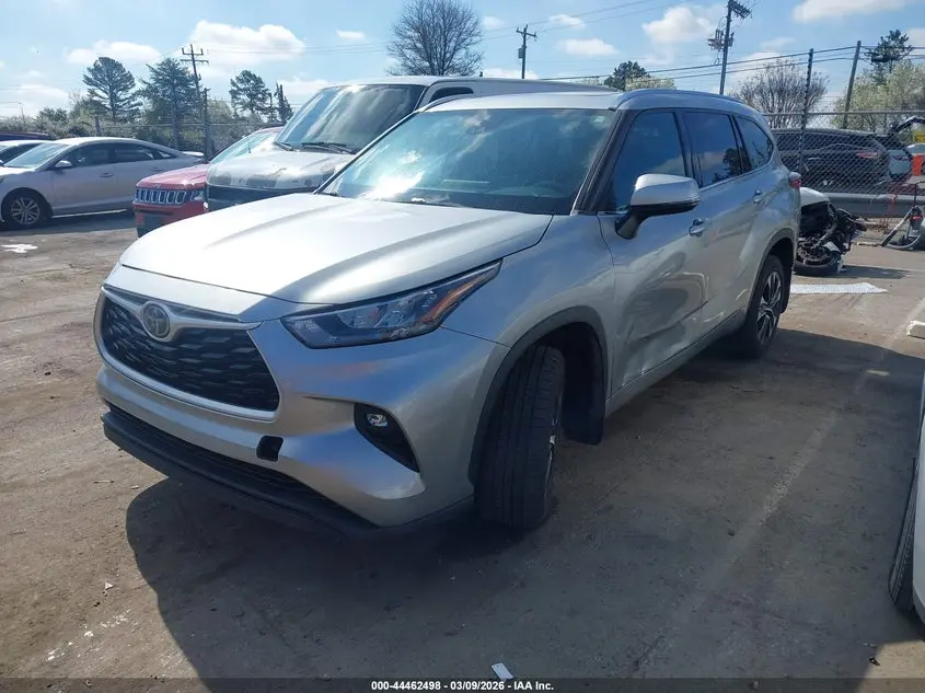 2020 TOYOTA HIGHLANDER XLE