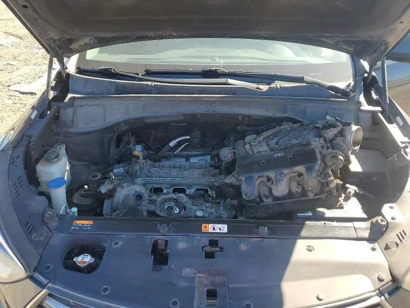 2017 HYUNDAI SANTA FE SE  