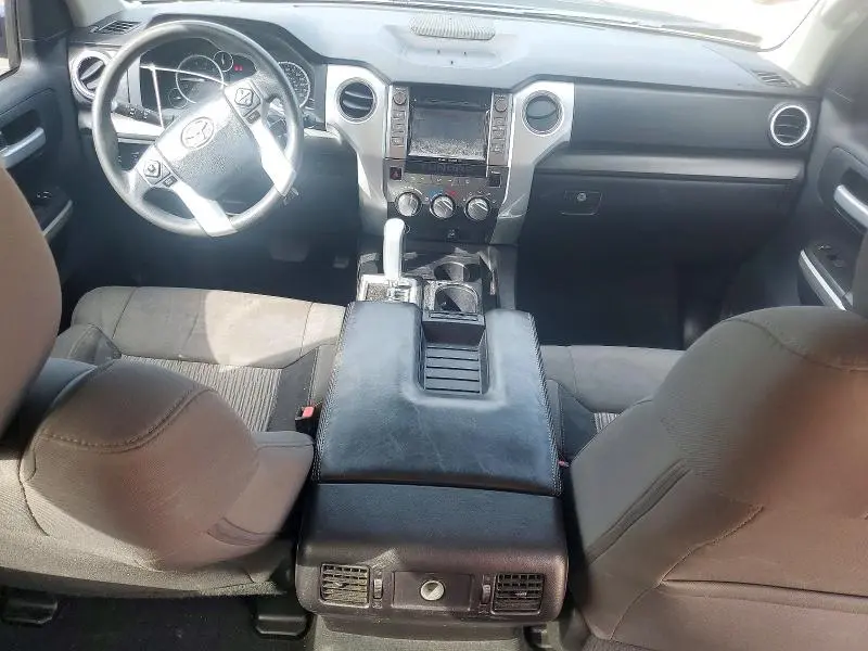 2016 TOYOTA TUNDRA CREWMAX SR5  
