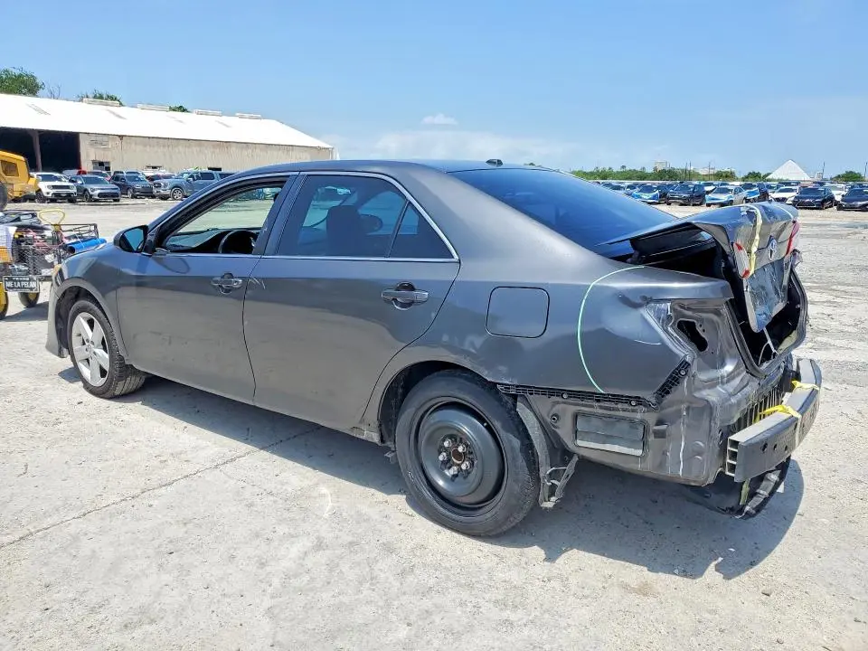 2013 TOYOTA CAMRY SE  