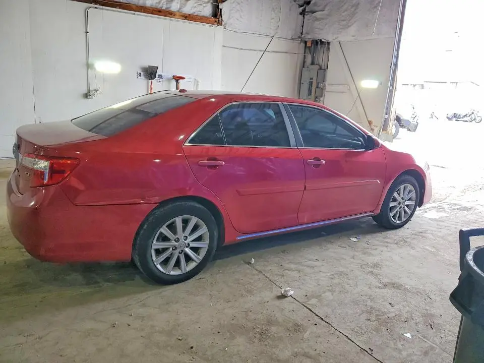 2014 TOYOTA CAMRY XLE  