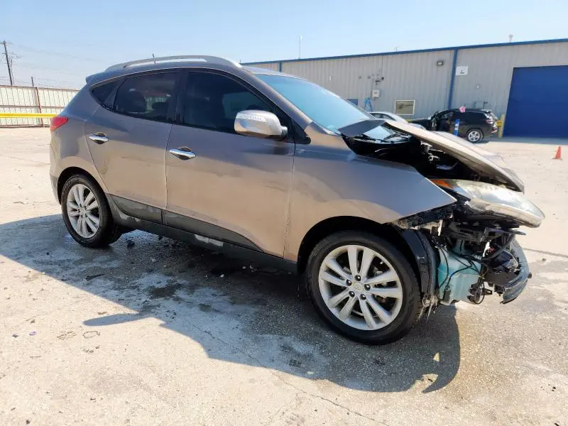 2010 HYUNDAI TUCSON GLS  