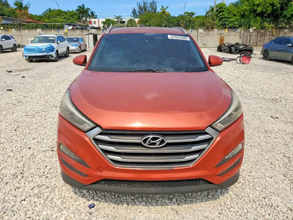 2017 HYUNDAI TUCSON SE  