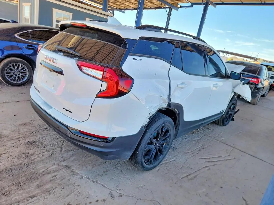 2022 GMC TERRAIN SLT  