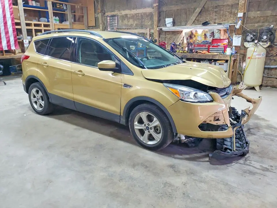 2015 FORD ESCAPE SE  