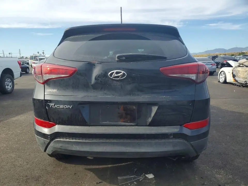 2016 HYUNDAI TUCSON SE  